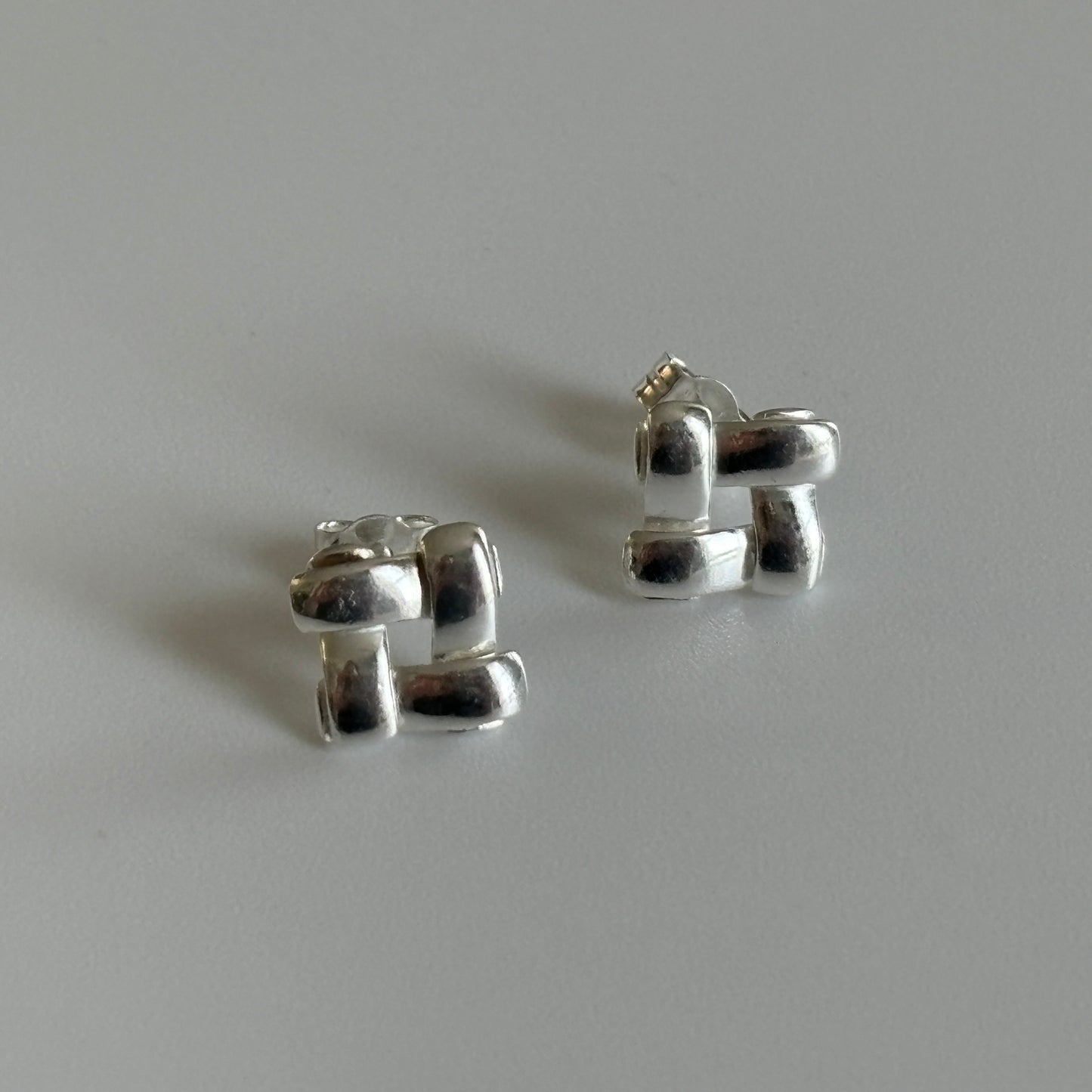 Lattice Square Stud Earrings