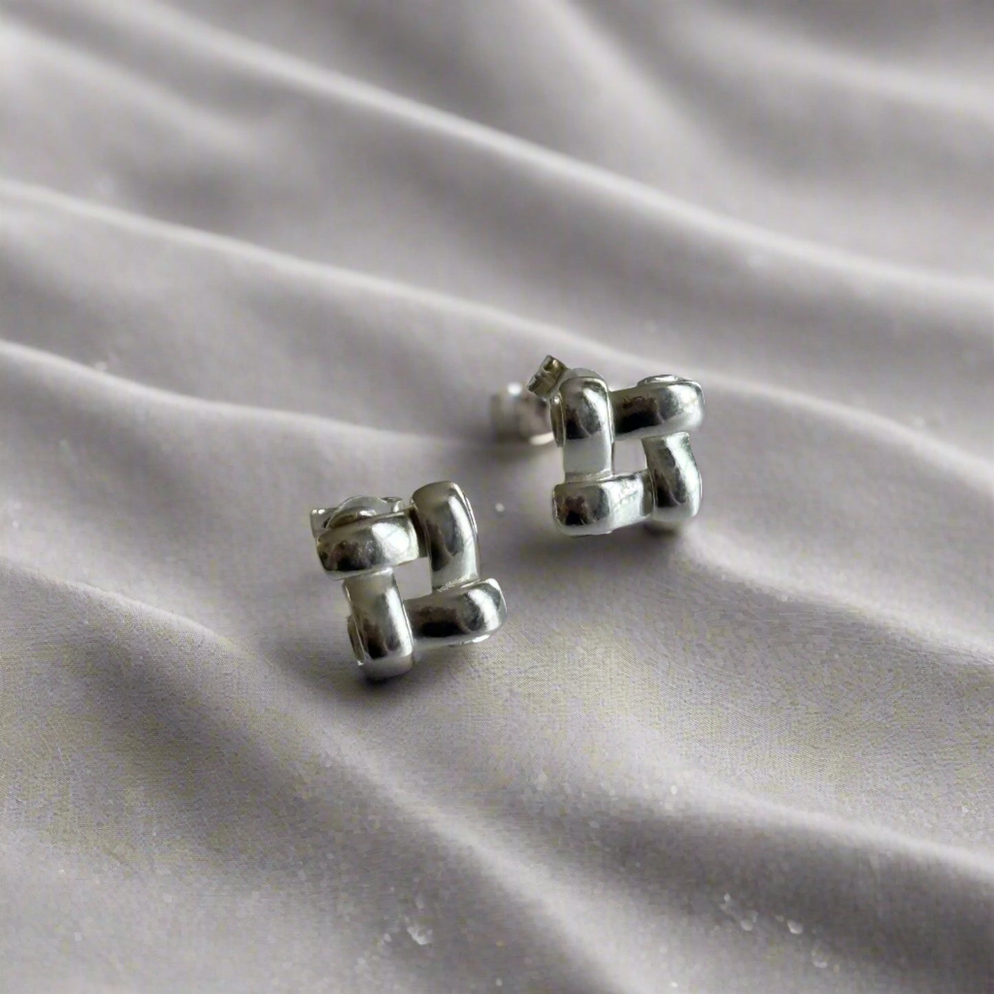 Lattice Square Stud Earrings